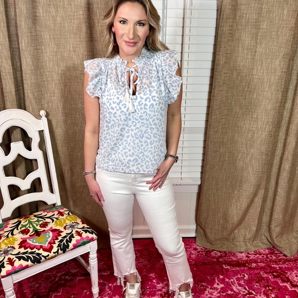 Flutter sleeve leopard blouse - Picture 2 of 2